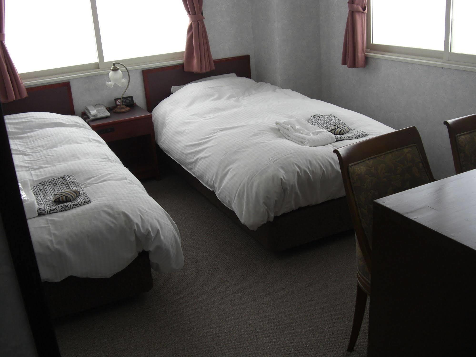 Akakura Yours Inn Myoko Exteriör bild